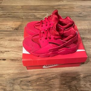 Kids Nike Hurraches. Good used condition.